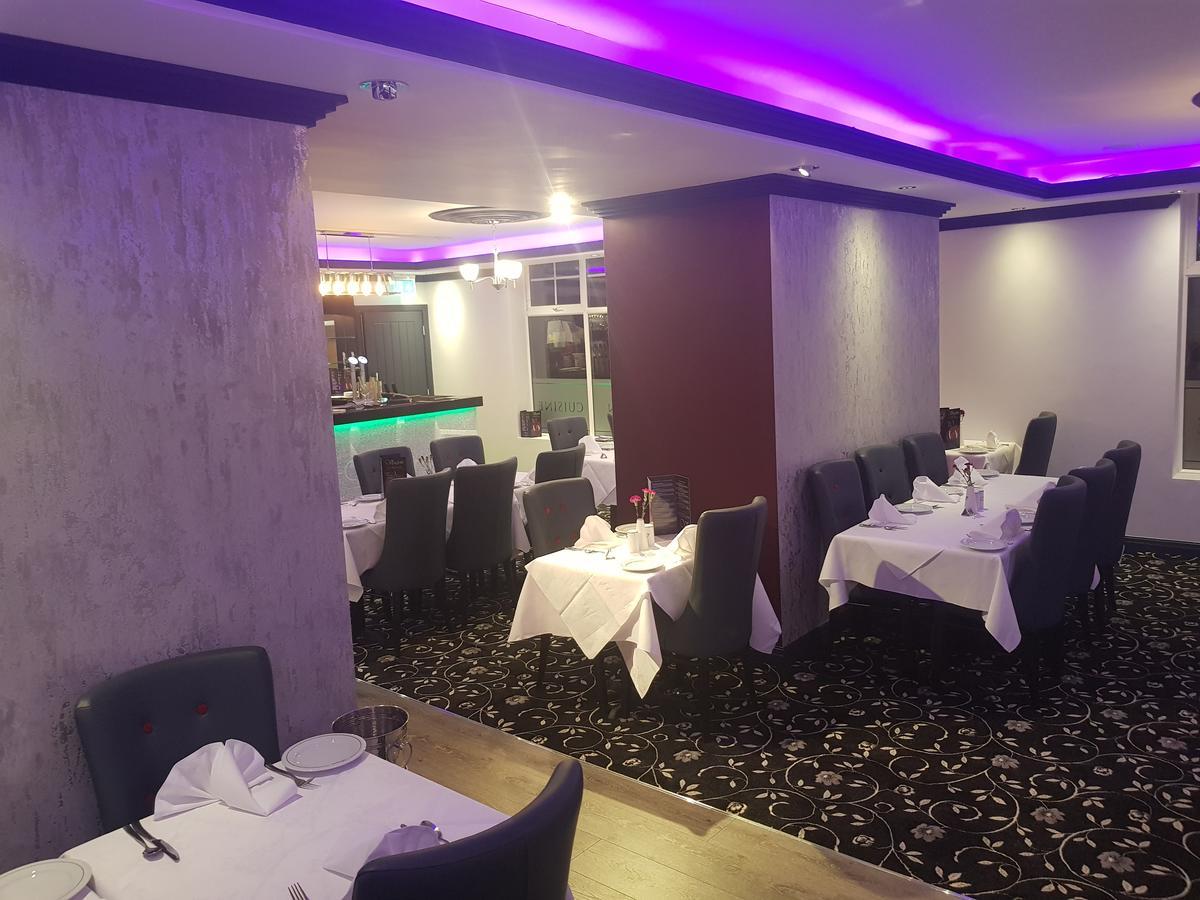 Ascot Grange Hotel - Voujon Resturant Лийдс Екстериор снимка